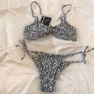 Black and white bikini set - medium